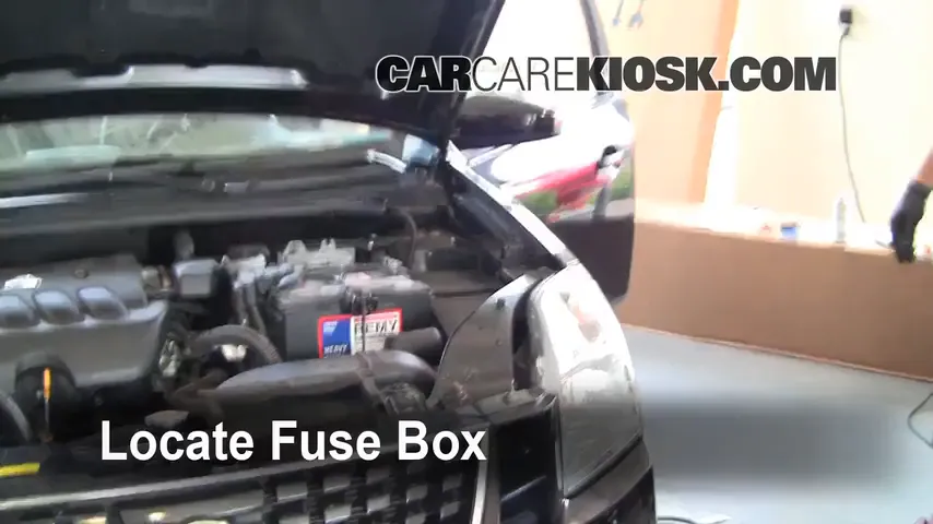 2008 Nissan Sentra S 2.0L 4 Cyl. Fuse (Engine) Replace